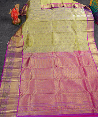 Beautiful Manthulir Green Bridal Pure Kanjivaram Silk Saree With Contrast Vadamalli Traditional Evening Morning Border