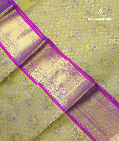 Beautiful Manthulir Green Bridal Pure Kanjivaram Silk Saree With Contrast Vadamalli Traditional Evening Morning Border