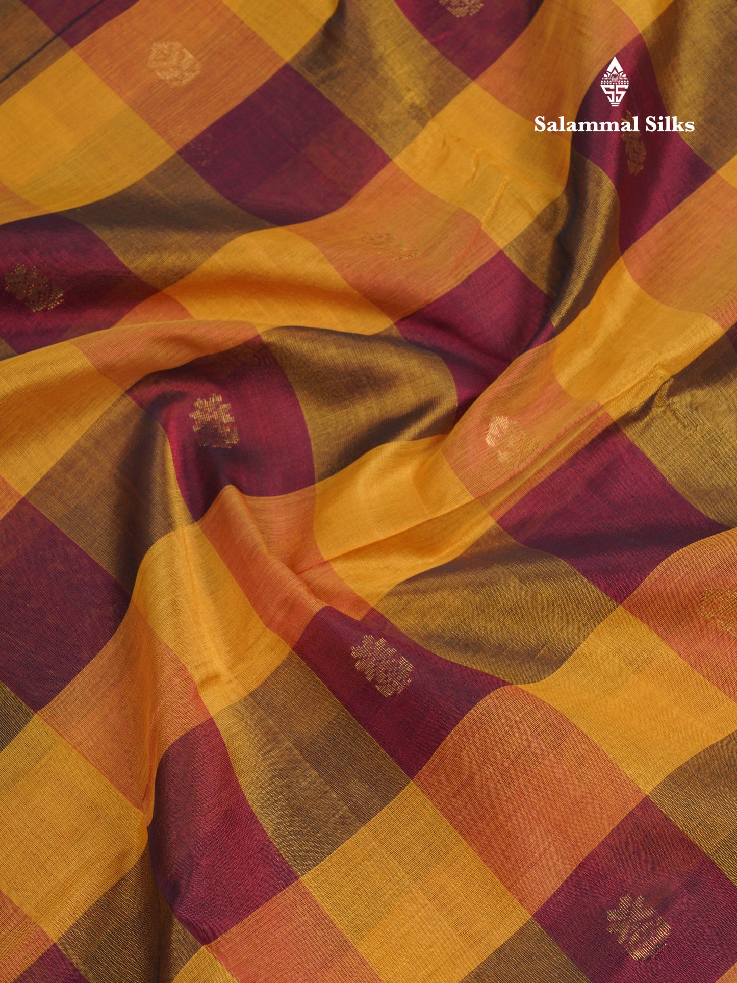 Beautiful Paalum Pazham Checks Handloom Pure Silk Cotton Saree With Contrast Parrot Green Blouse