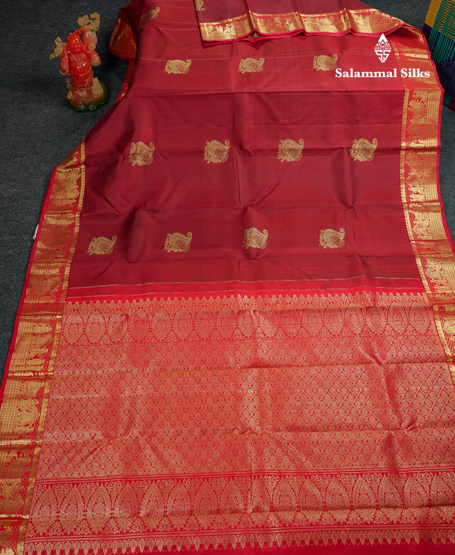 Beautiful Maroon Pure Kanjivaram Silk Saree With Contrast Chilly Red Traditional Pallaku Border