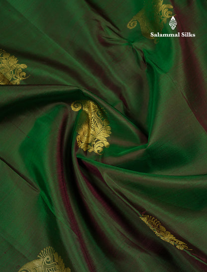 Beautiful Maroon Pure Kanjivaram Silk Saree With Contrast Chilly Red Traditional Pallaku Border
