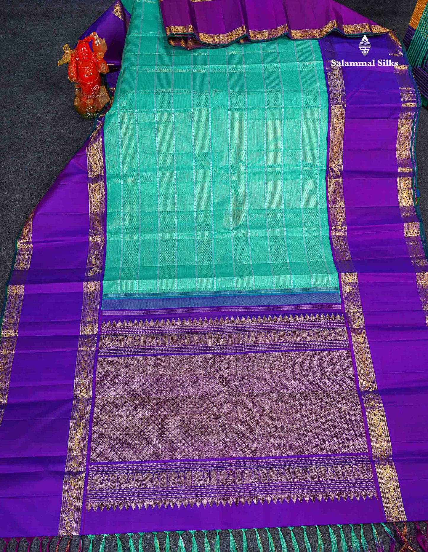 Korvai Pure Kanjivaram Silk Saree - Sapphire Green Colour Body With Contrast Dual Tone Purple Traditional Gap Border 