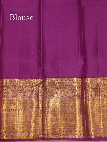 Pista Green Colour Pure Kanjivaram Silk Saree With Contrast Vadamalli Border