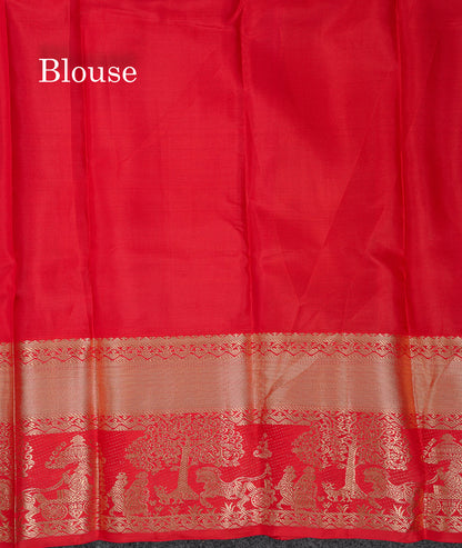 Beautiful Peacock Green Pure Kanjivaram Silk Saree With Contrast Chilly Red Traditional Pallaku Evening Morning Border
