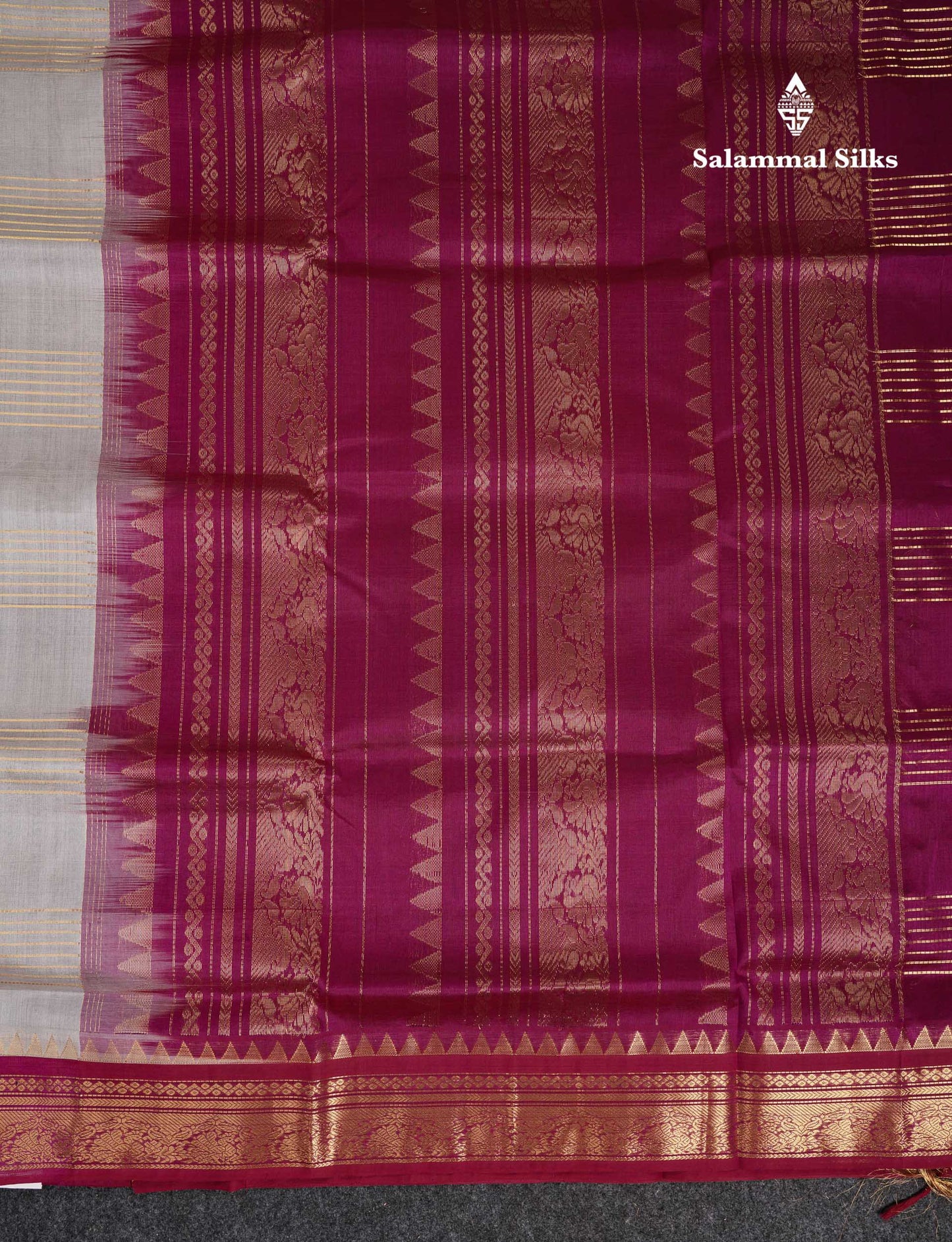 Beautiful Light Grey Pure Silk Cotton Saree With Contrast Magenta Traditional Border