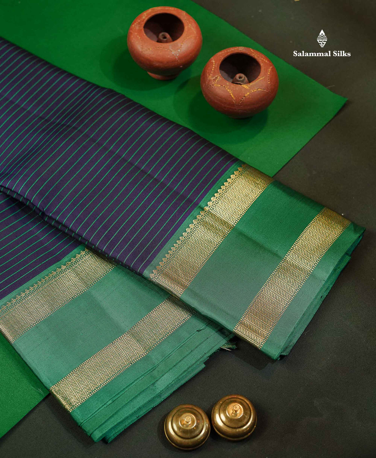 Beautiful Navy Blue Pure Kanjivaram Silk Saree With Contrast Sapphire Green Traditional Rettapet Border