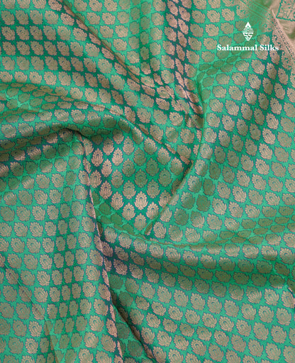 Beautiful Green Bridal Pure Kanjivaram Silk Saree With Contrast Navy Blue Border