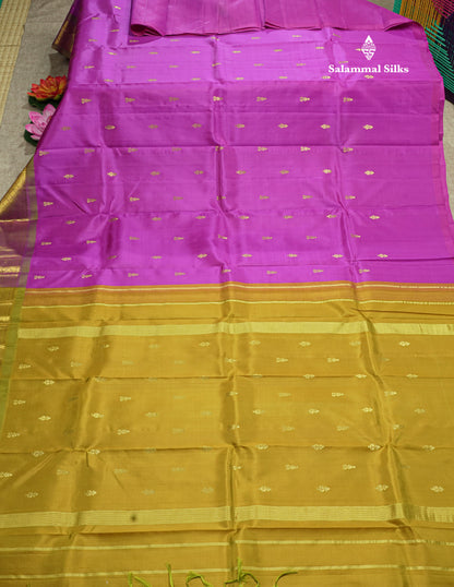Magenta Pure Kanjivaram Silk Saree With One Side Traditional Border