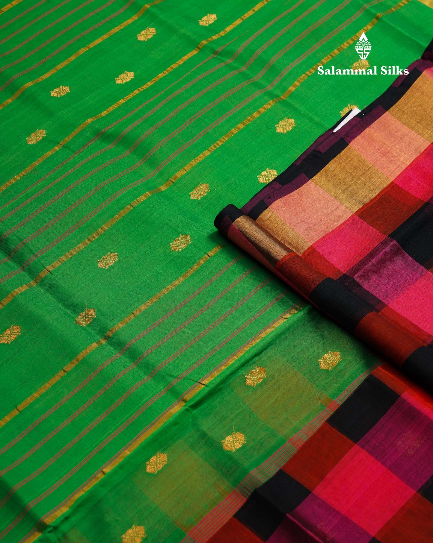 Beautiful Paalum Pazham Checks Pure Silk Cotton Saree With Contrast Parrot Green Blouse