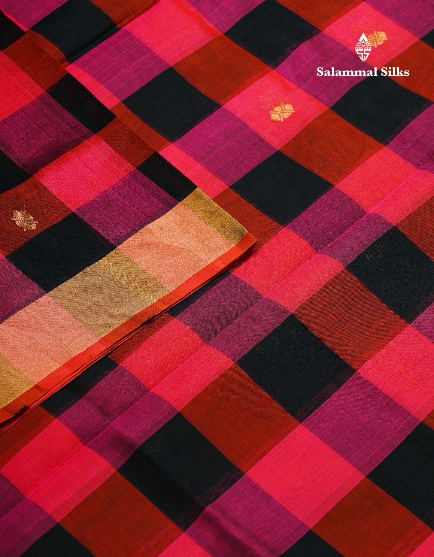 Beautiful Paalum Pazham Checks Pure Silk Cotton Saree With Contrast Parrot Green Blouse