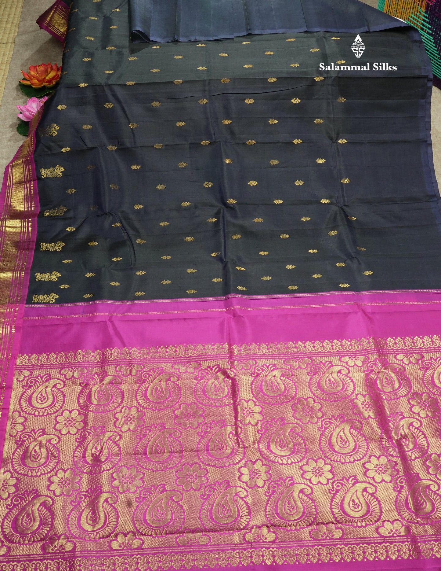 Navy Blue Pure Kanjivaram Silk Saree With One Side Traditional Border