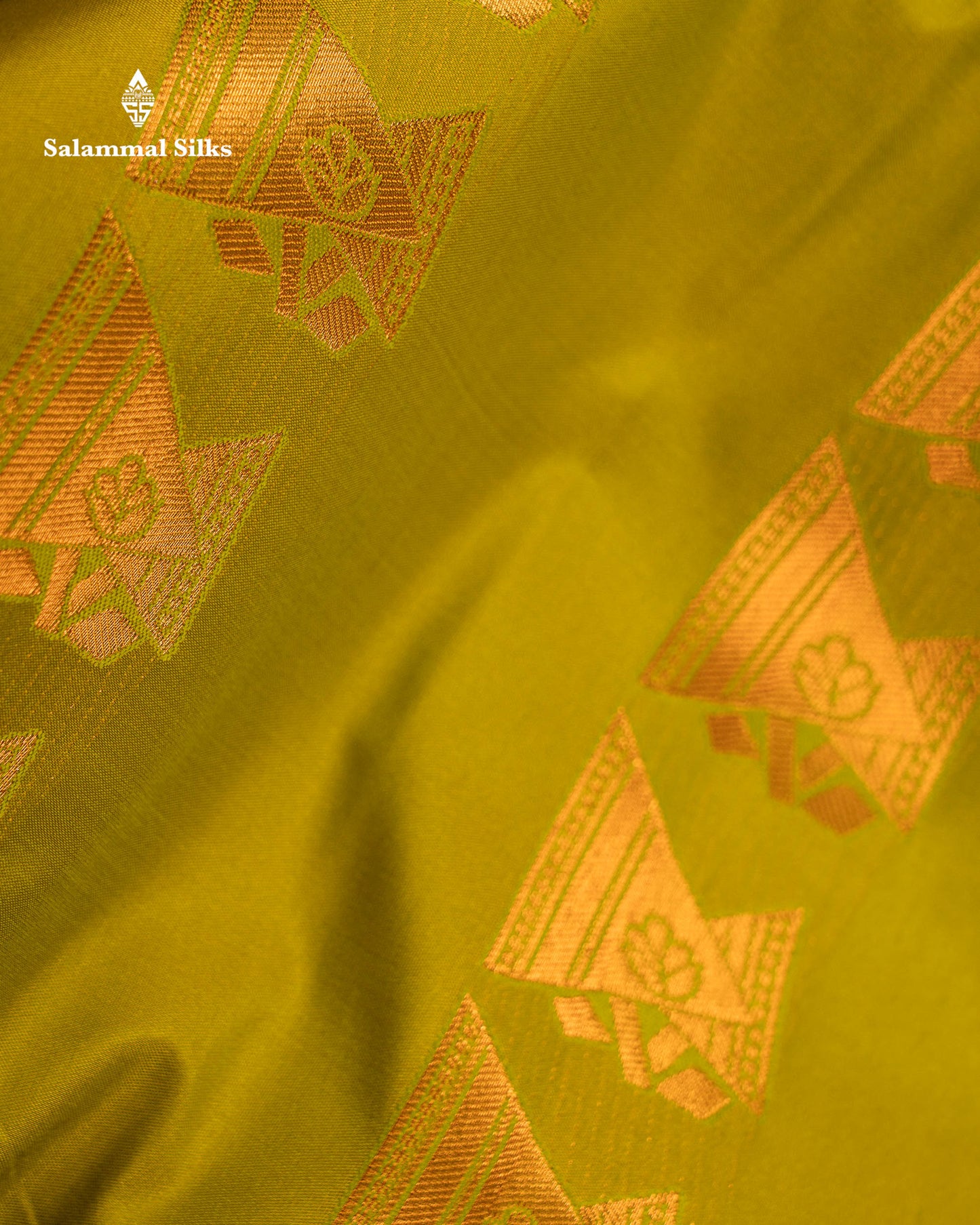 Beautiful Manthulir Green Zari Butta Semi Silk Saree With Contrast Dual Tone Navy Blue Blouse
