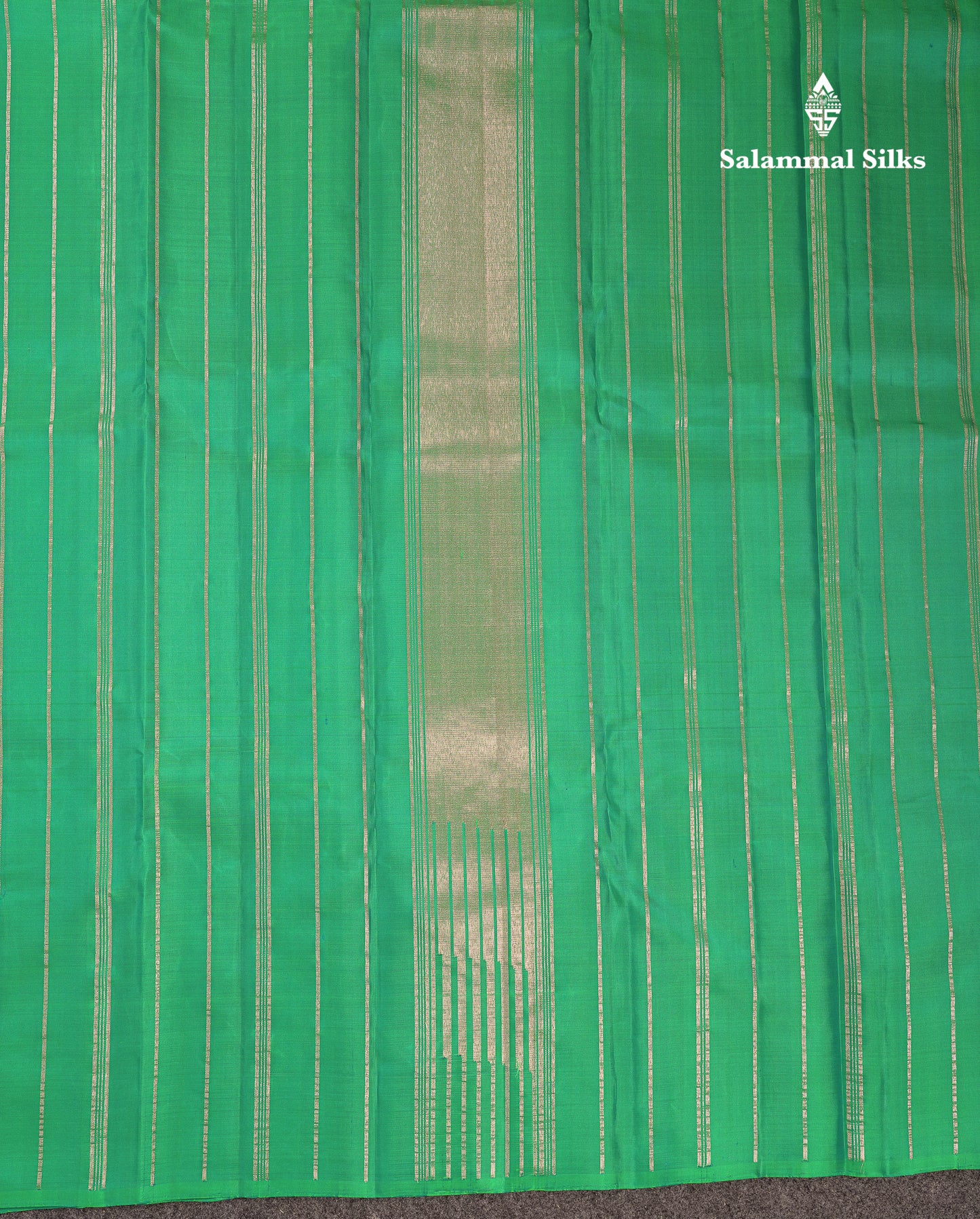 Beautiful Dual Tone Sapphire Green Komatha Design Pure Kanjivaram Silk Saree With Blouse