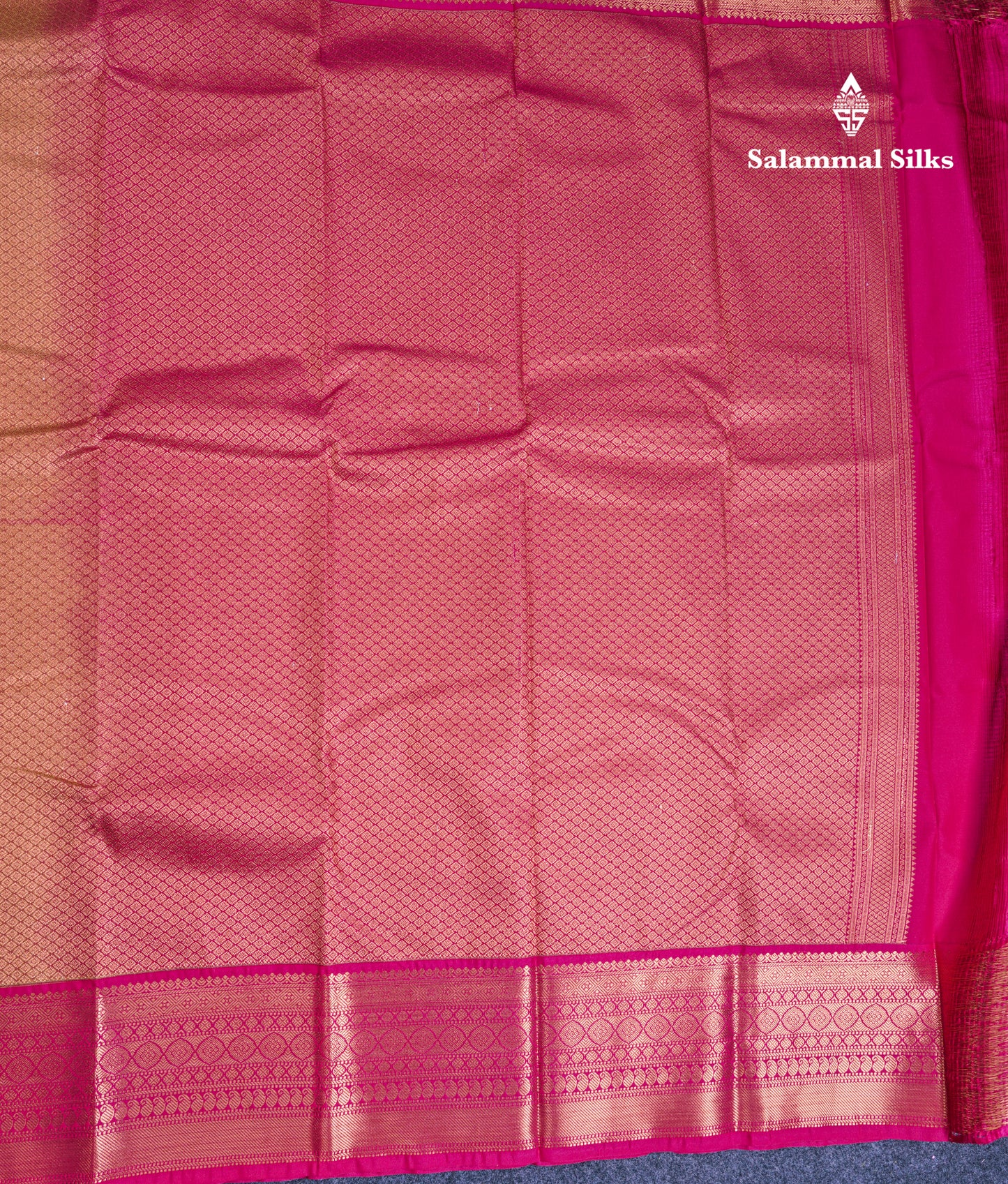 Light Elaichi Green Vairaoosi Lines & Checks With Butta Semi Silk Saree With Contrast Pink Border
