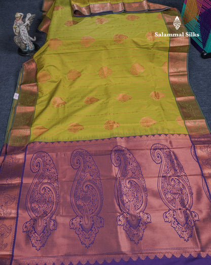 Manthulir Green Semi Silk Saree With Contrast Violet Blouse