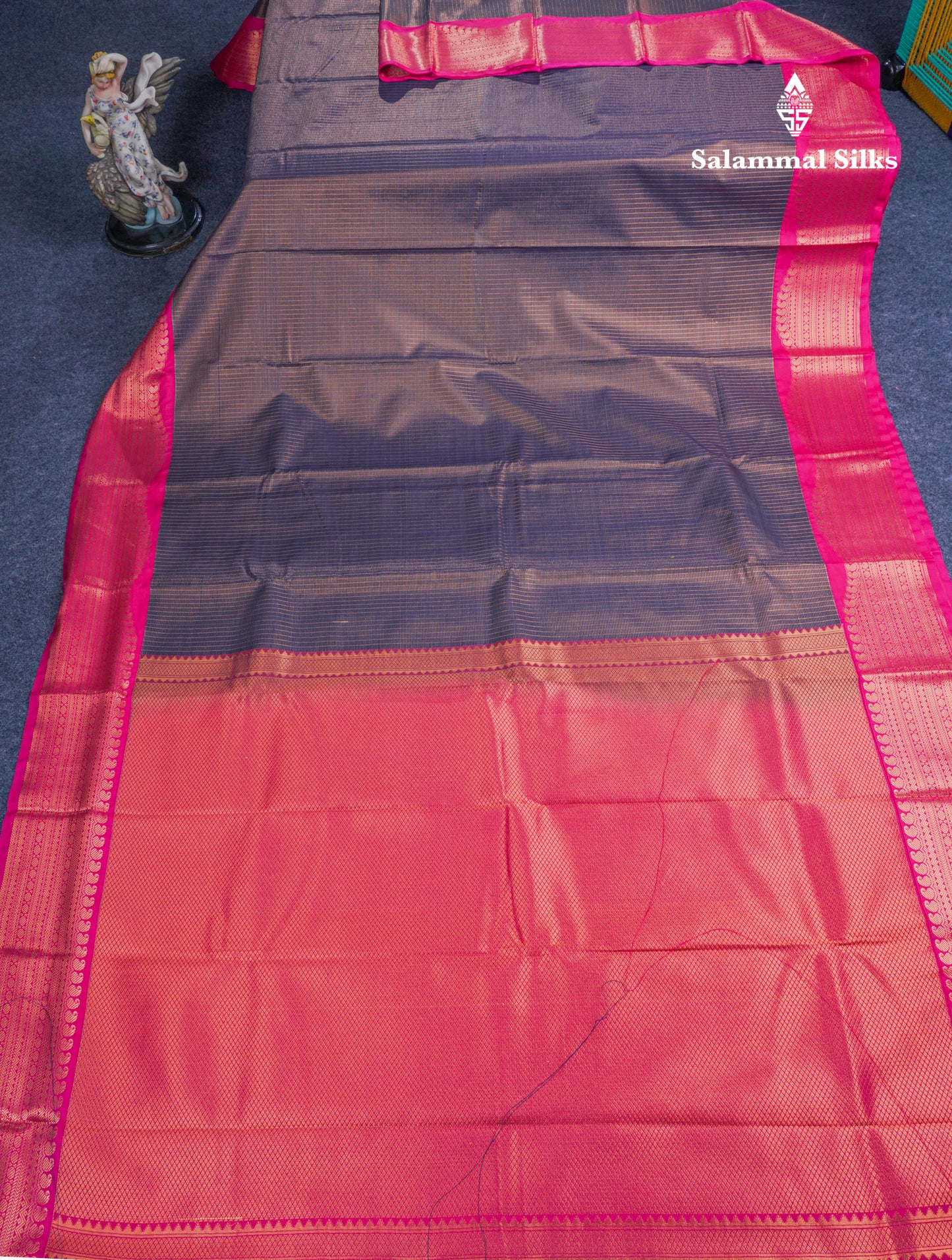 Dark Navy Blue Vaira Oosi Checks Semi Silk Saree With Contrast Pink Turning Border