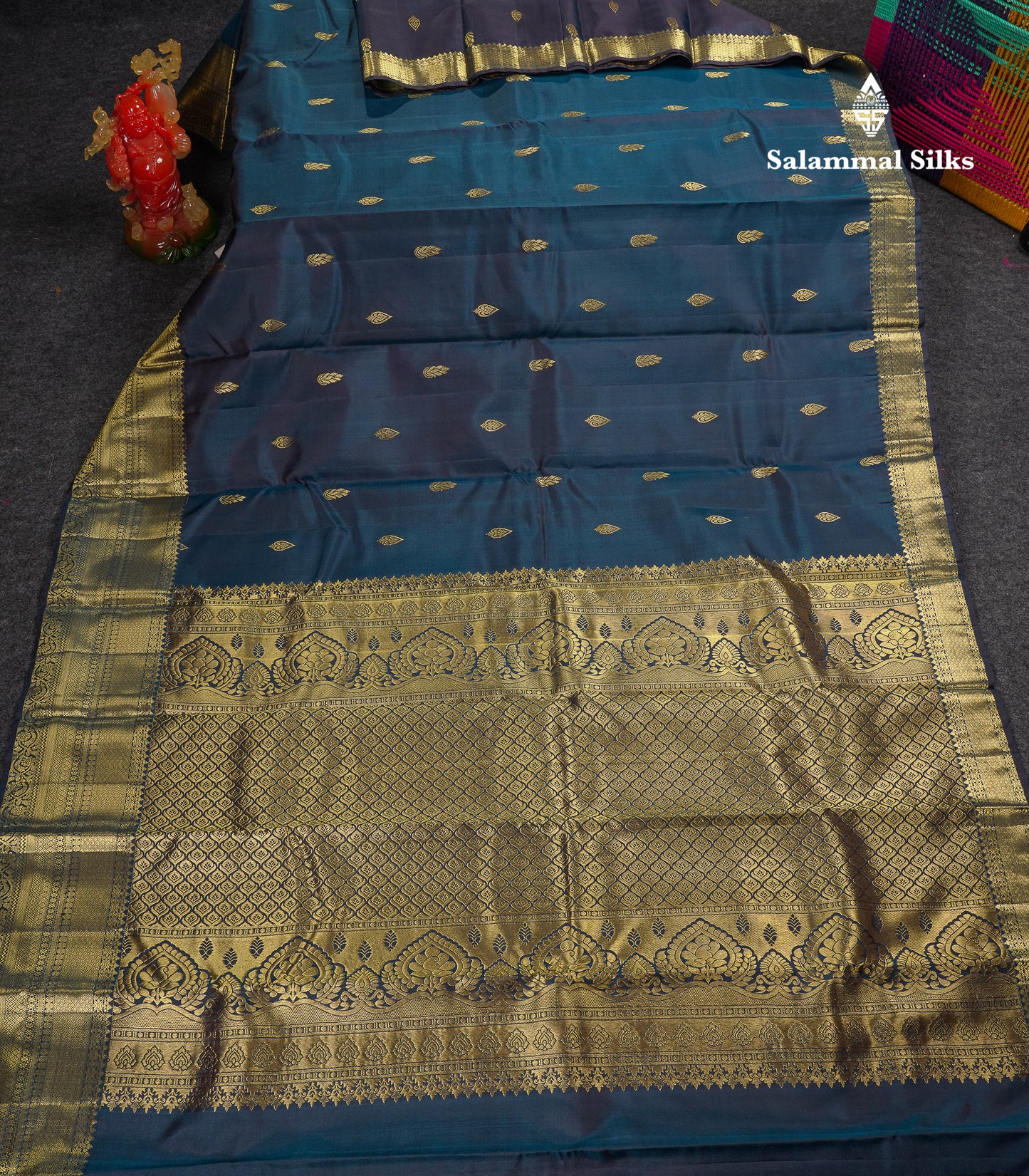 Beautiful Dark Ramar Blue Pure Kanjivaram Silk Saree With Traditional Evening Morning Border
