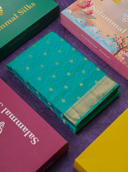 Beautiful Dual Tone Sapphire Green Pure Kanjivaram Silk Saree With Traditional Small Border