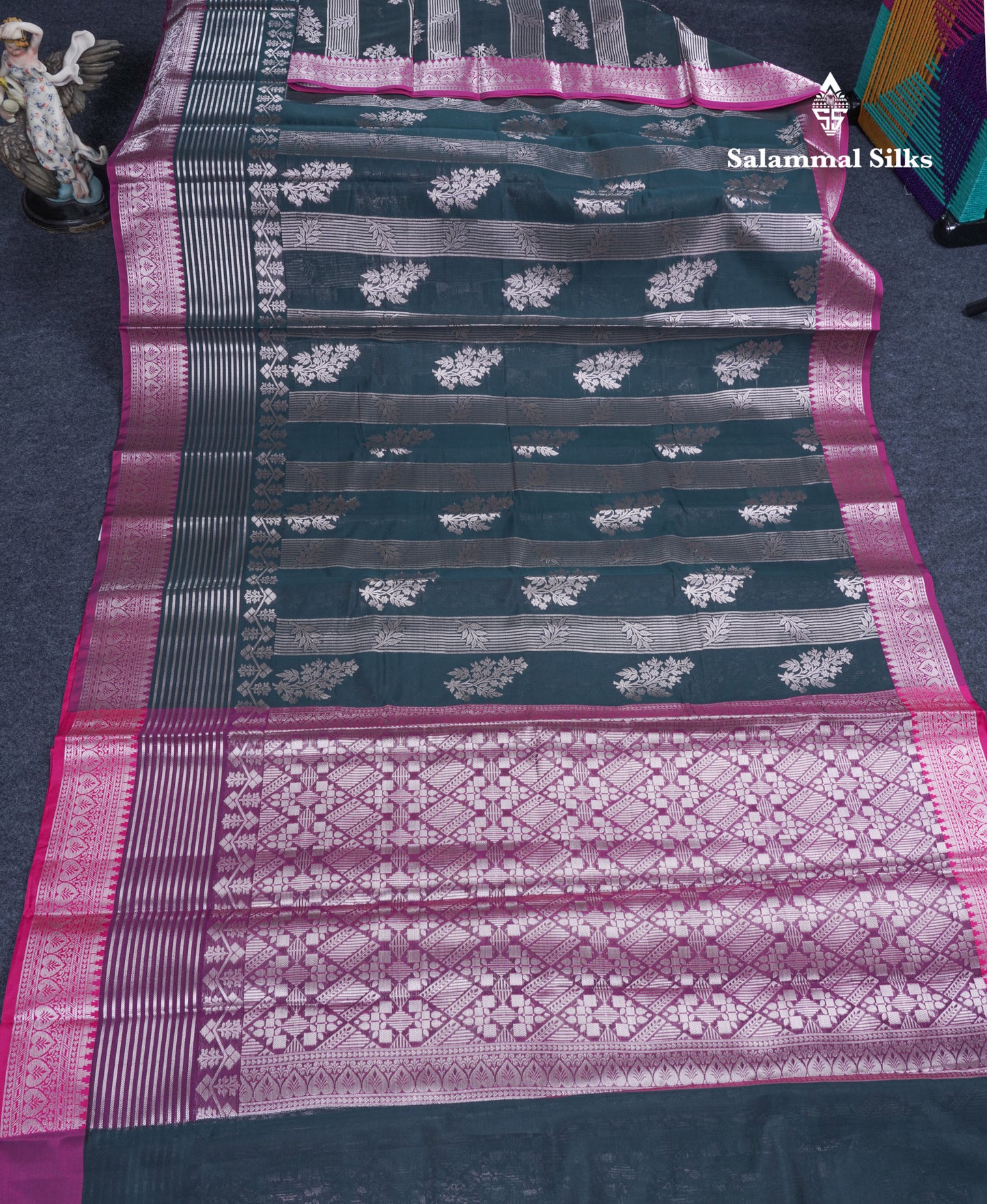 Bottle Green Semi Soft Silk Saree With Contrast Magenta Small Border