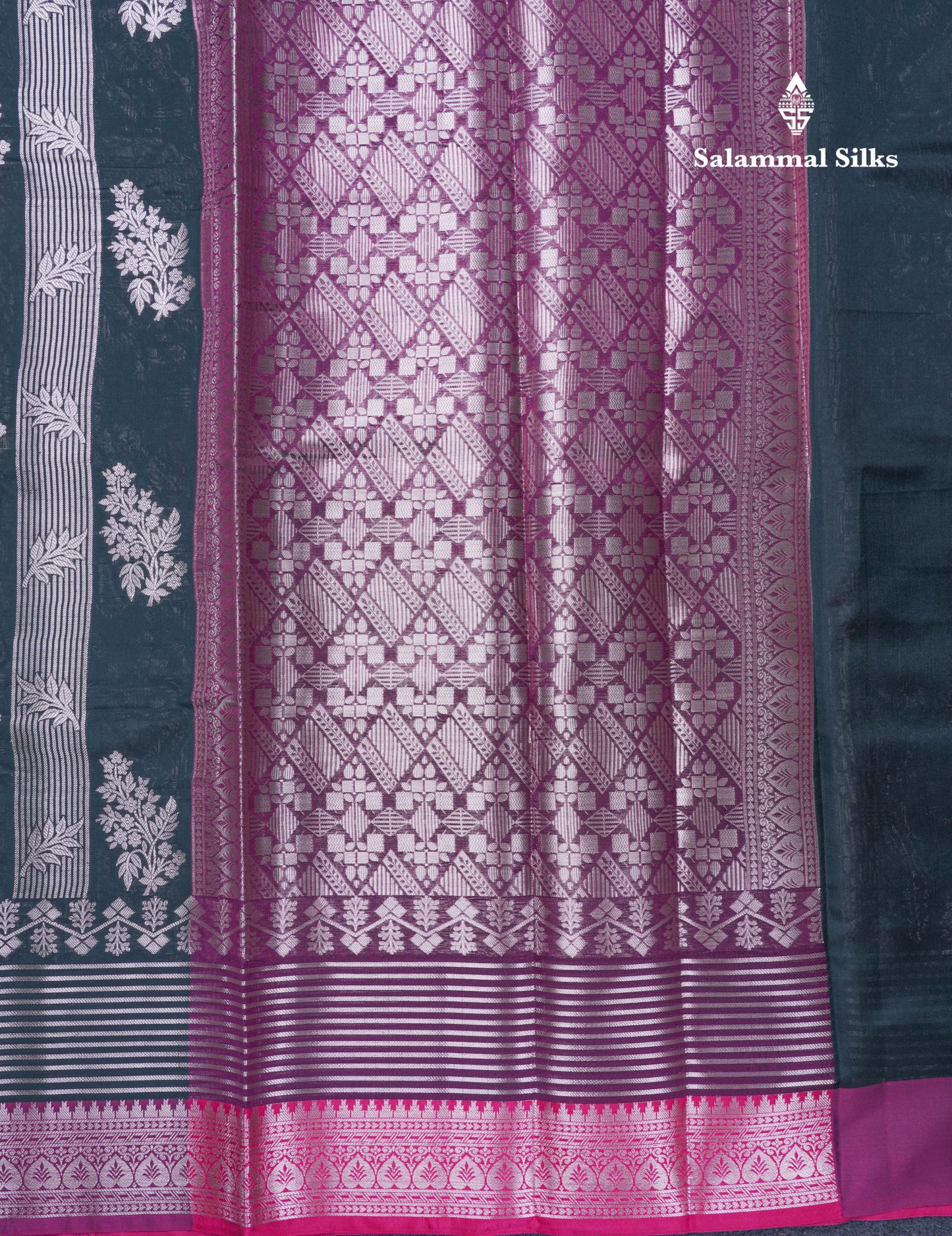 Bottle Green Semi Soft Silk Saree With Contrast Magenta Small Border