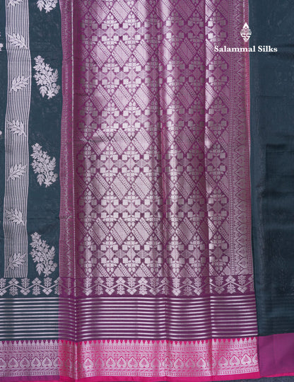 Bottle Green Semi Soft Silk Saree With Contrast Magenta Small Border