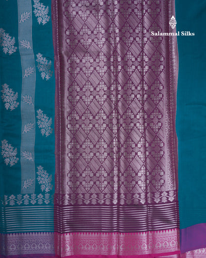 Bottle Green Semi Soft Silk Saree With Contrast Magenta Small Border