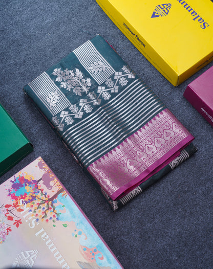 Bottle Green Semi Soft Silk Saree With Contrast Magenta Small Border