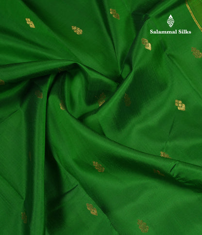 Beautiful Bottle Green Pure Kanjivaram Silk Saree With Contrast Parrot Green One Side Traditional Border