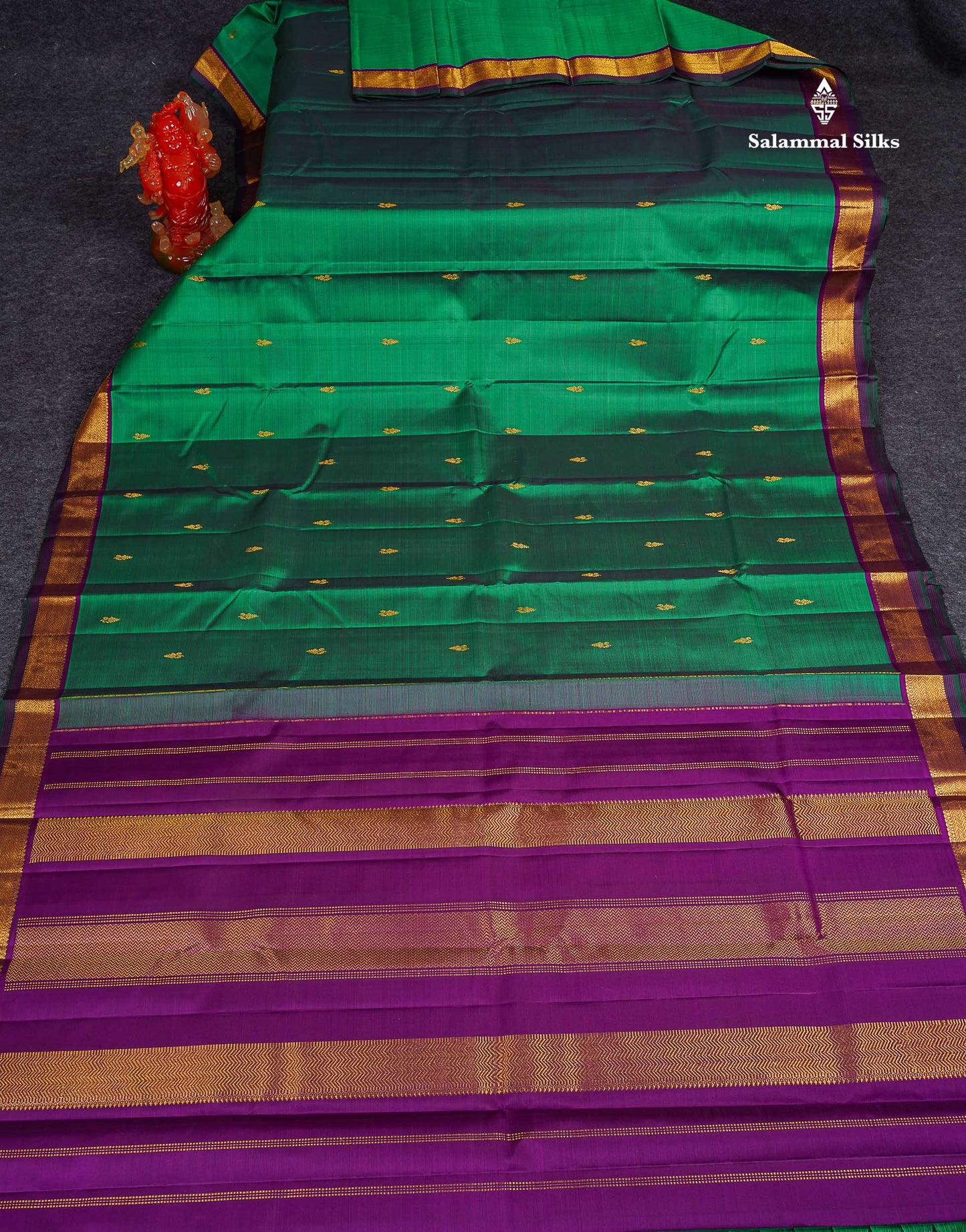 Pure Kanjivaram Silk Saree - Dual Tone Green Colour Body Small Butta With Contrast Traditional Small Border