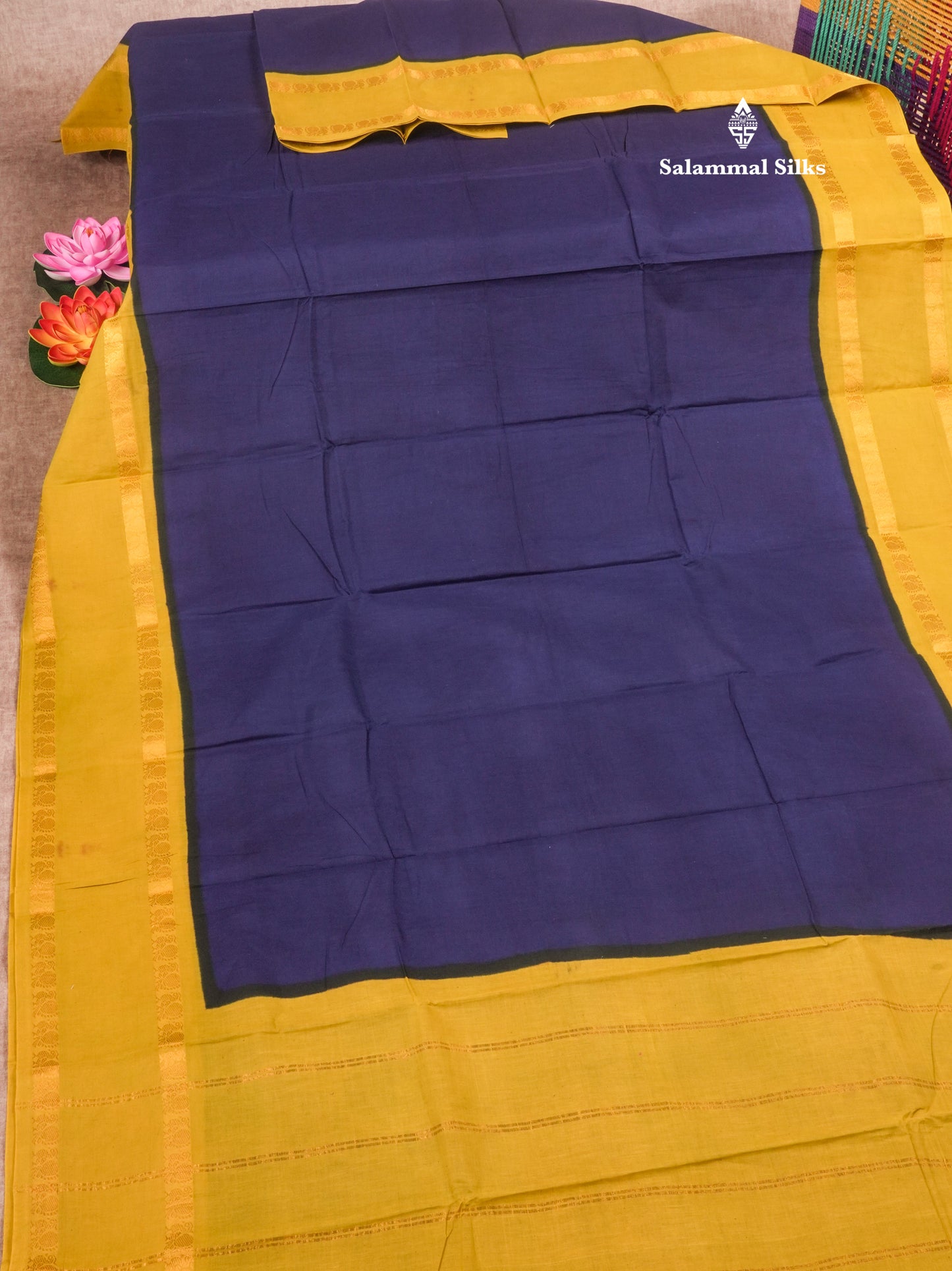 Reddish Pink Pure Sungudi Cotton Saree With Contrast Sapphire Green Gap Border
