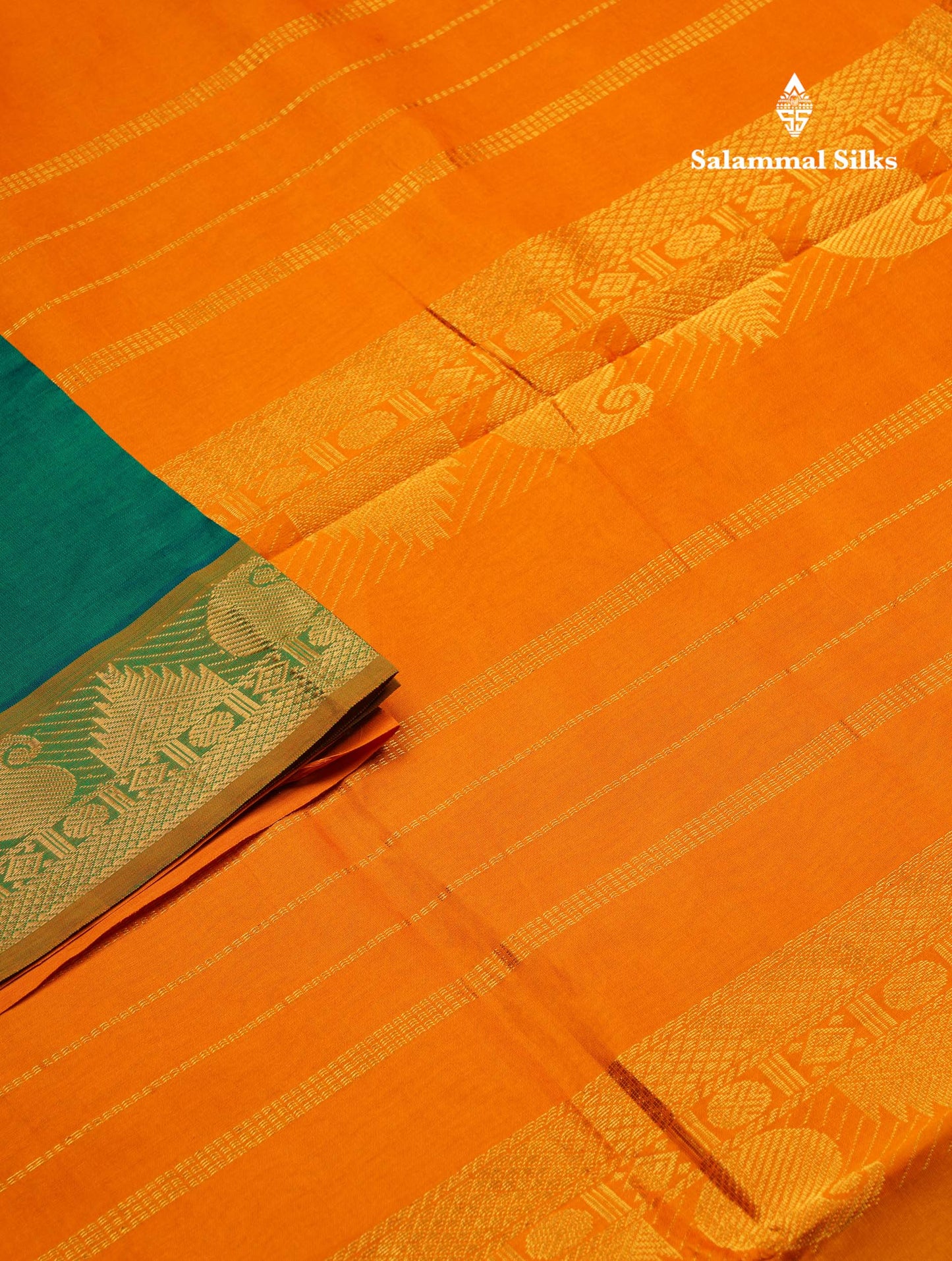 Beautiful Vadamalli Checks Semi Silk Cotton Saree With Contrast Parrot Green Blouse
