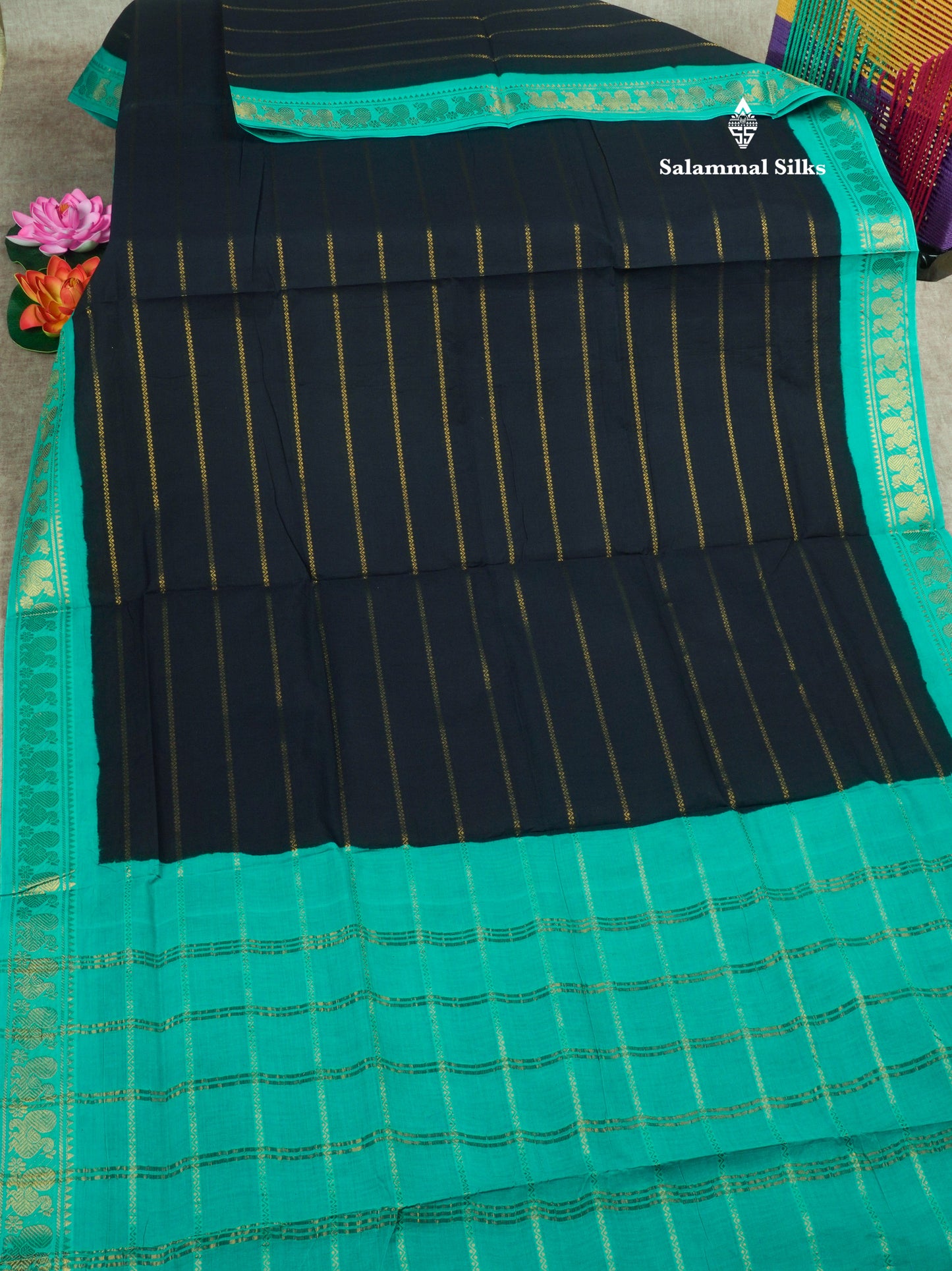 Beautiful Half White Pure Sungudi Cotton Saree With Contrast Reddish Pink Border