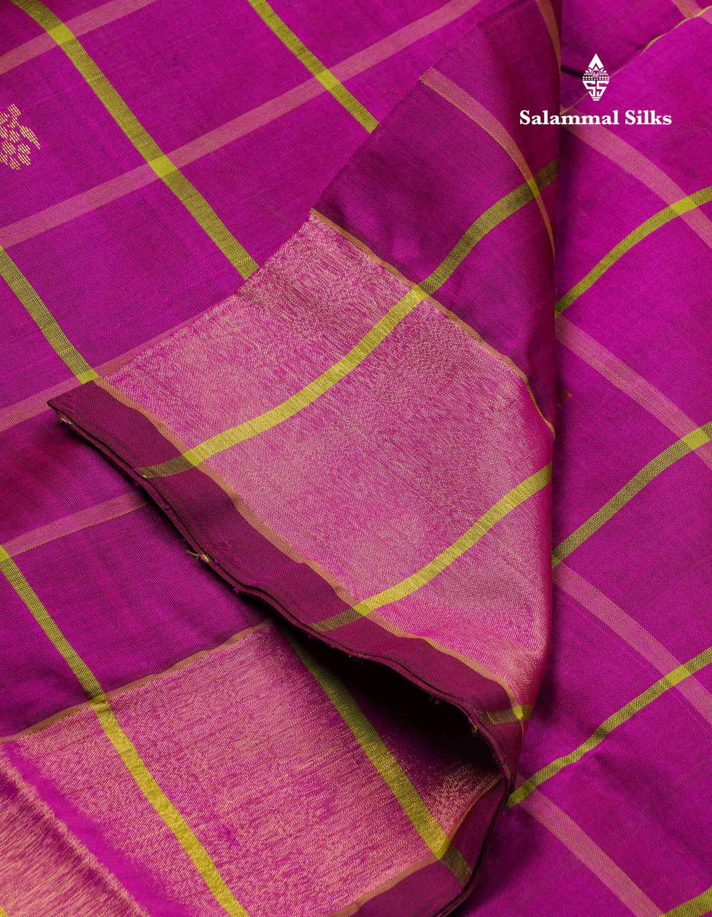 Beautiful Vadamalli Checks Semi Silk Cotton Saree With Contrast Parrot Green Blouse
