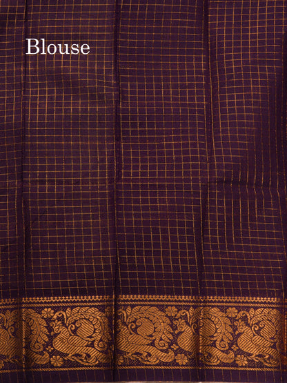 Reddish Pink Pure Sungudi Cotton Saree With Contrast Sapphire Green Gap Border