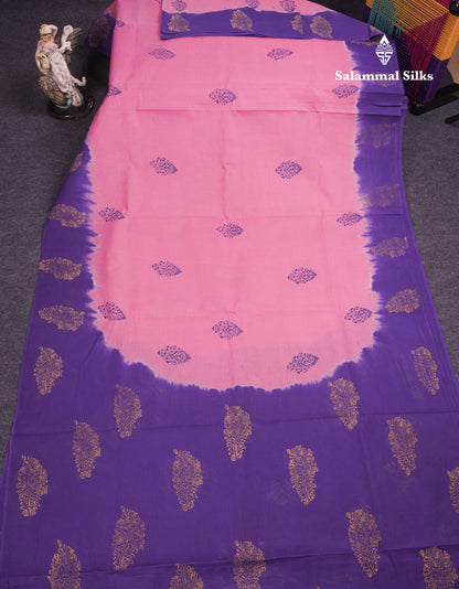Baby Pink Batik Print Sungudi Pure Cotton Saree With Contrast Violet Border
