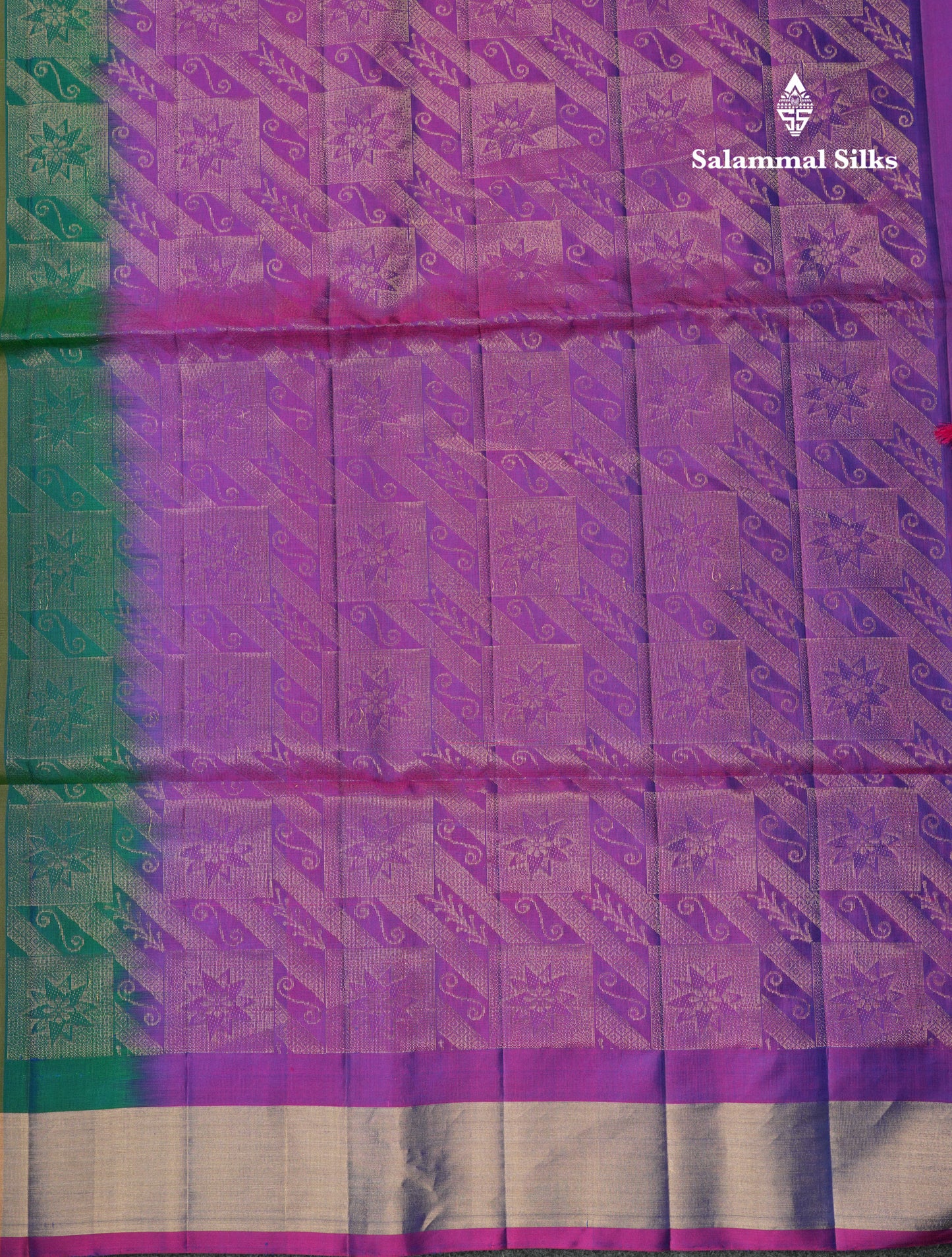 Beautiful Dual Tone Bottle Green Pure Kanjivaram Soft Silk Saree With Contrast Purple Blouse