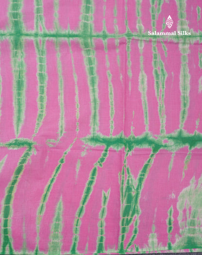 Light Pink Batik Print Sungudi Pure Cotton Saree With Contrast Light Green Blouse