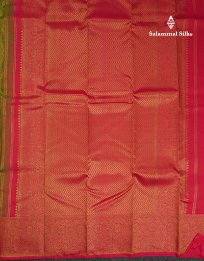 Beautiful Green Bridal Pure Kanjivaram Silk Saree With Contrast Pink Traditional Border