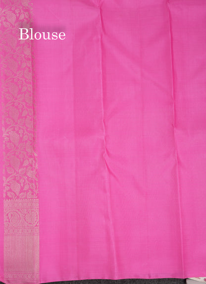 Beautiful Pink Bridal Pure Kanjivaram Silk Saree With Traditional Border