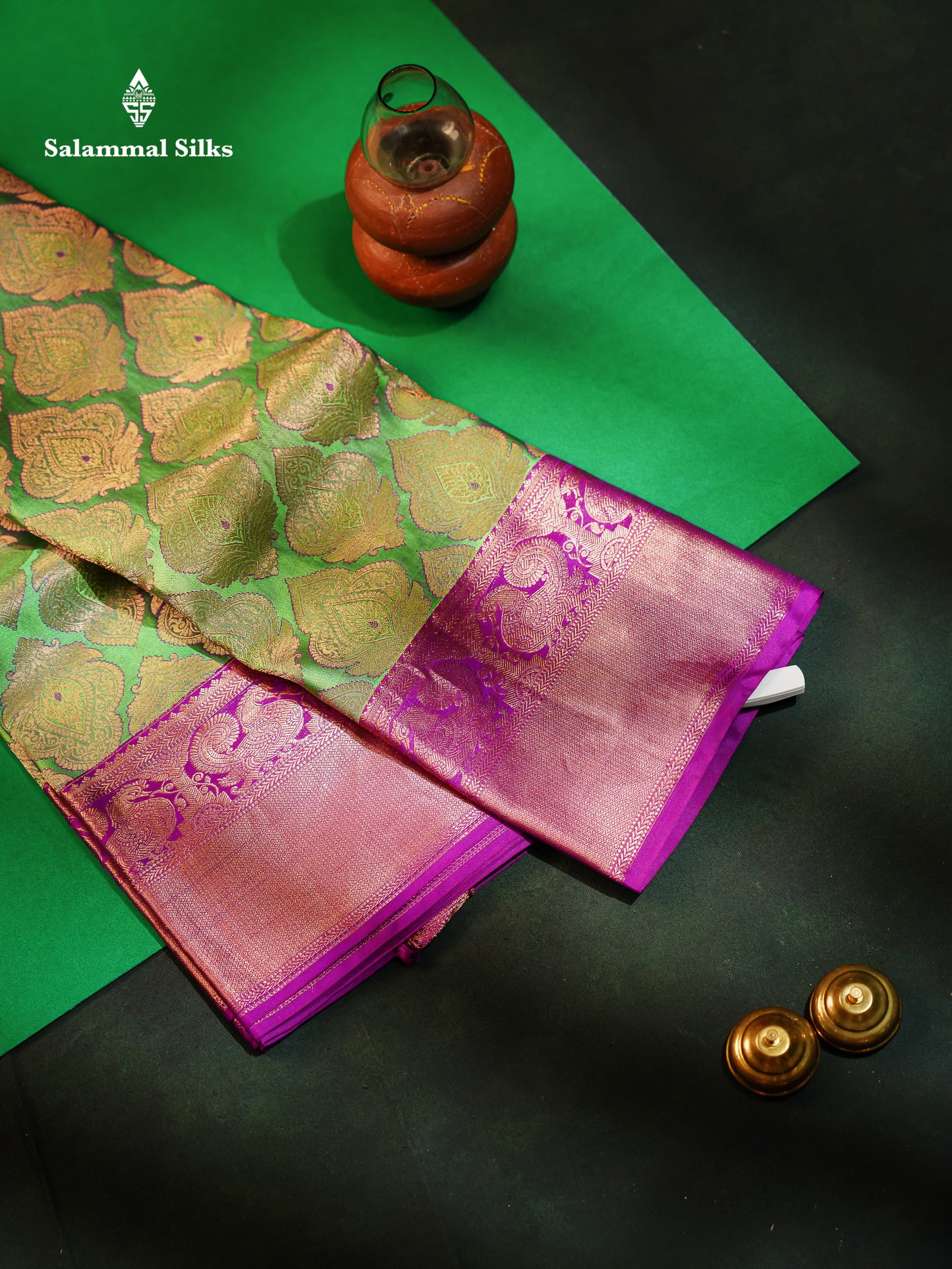 Dual Tone Green Bridal Pure Kanjivaram Silk Saree With Contrast Vadamalli Traditional Border