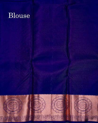 Beautiful Green Bridal Pure Kanjivaram Silk Saree With Contrast Navy Blue Traditional Border