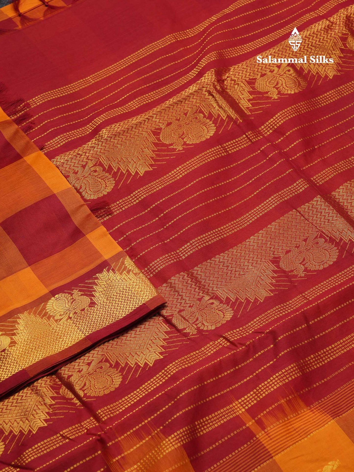 Beautiful Paalum Pazham Checks 10 Yards Semi Silk Cotton Saree With Traditional Border