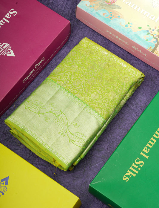 Dual Tone Light Green Bridal Pure Kanjivaram Silk Saree With Contrast Green Border