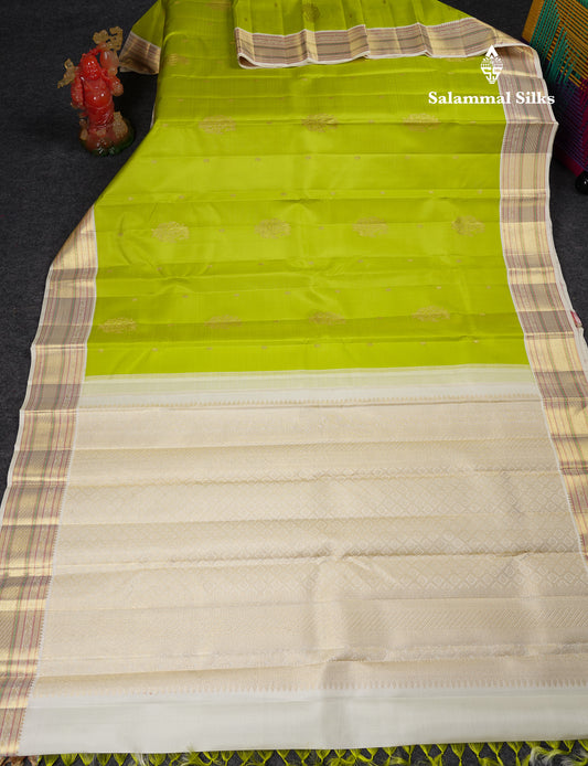 Beautiful Korvai Parrot Green Pure Kanjivaram Silk Saree With Contrast Cream White Traditional Border