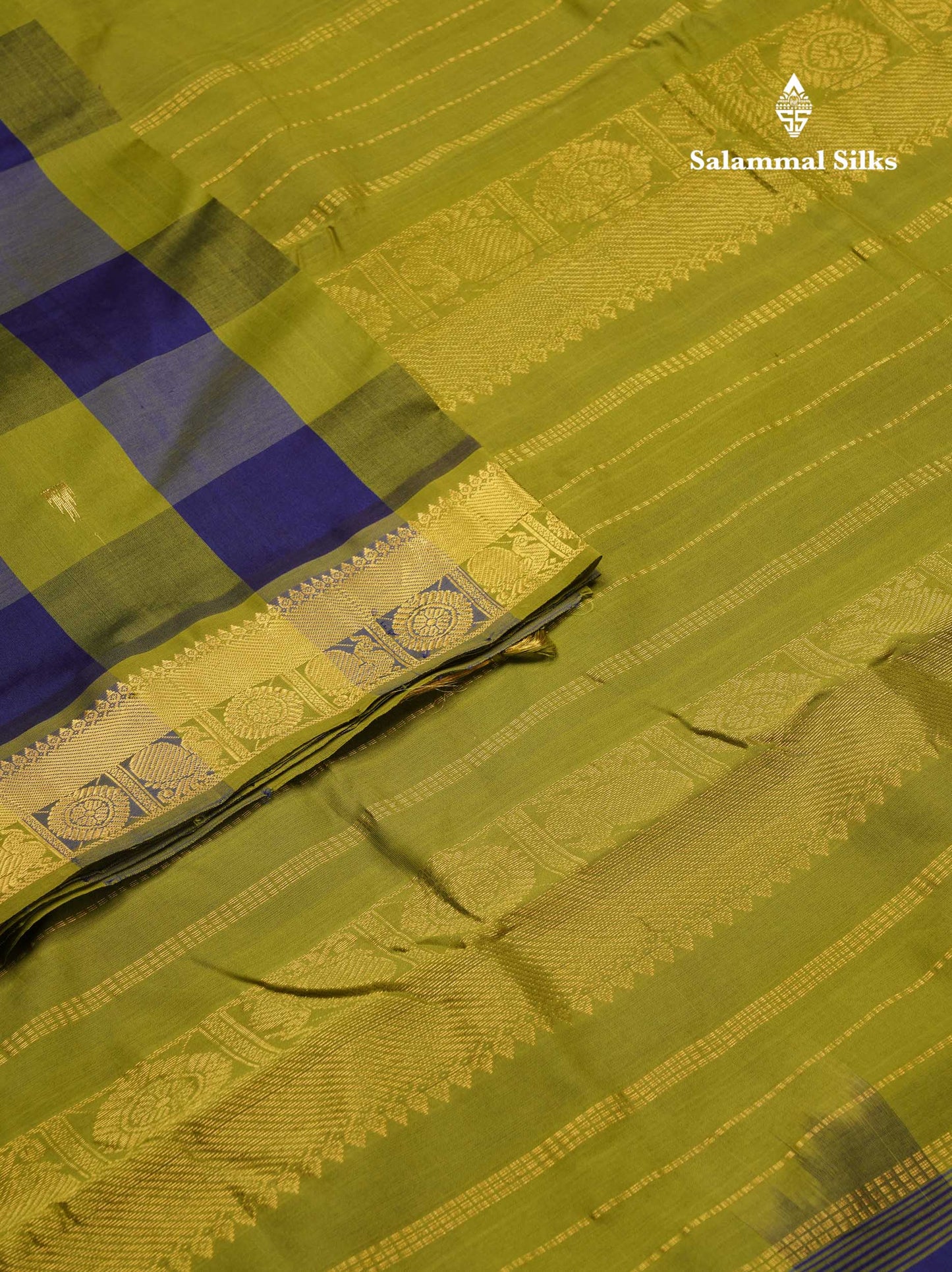 Beautiful Paalum Pazham Checks 10 Yards Semi Silk Cotton Saree With Traditional Border