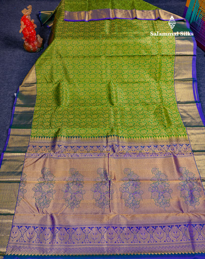 Beautiful Green Bridal Pure Kanjivaram Silk Saree With Contrast Navy Blue Traditional Border