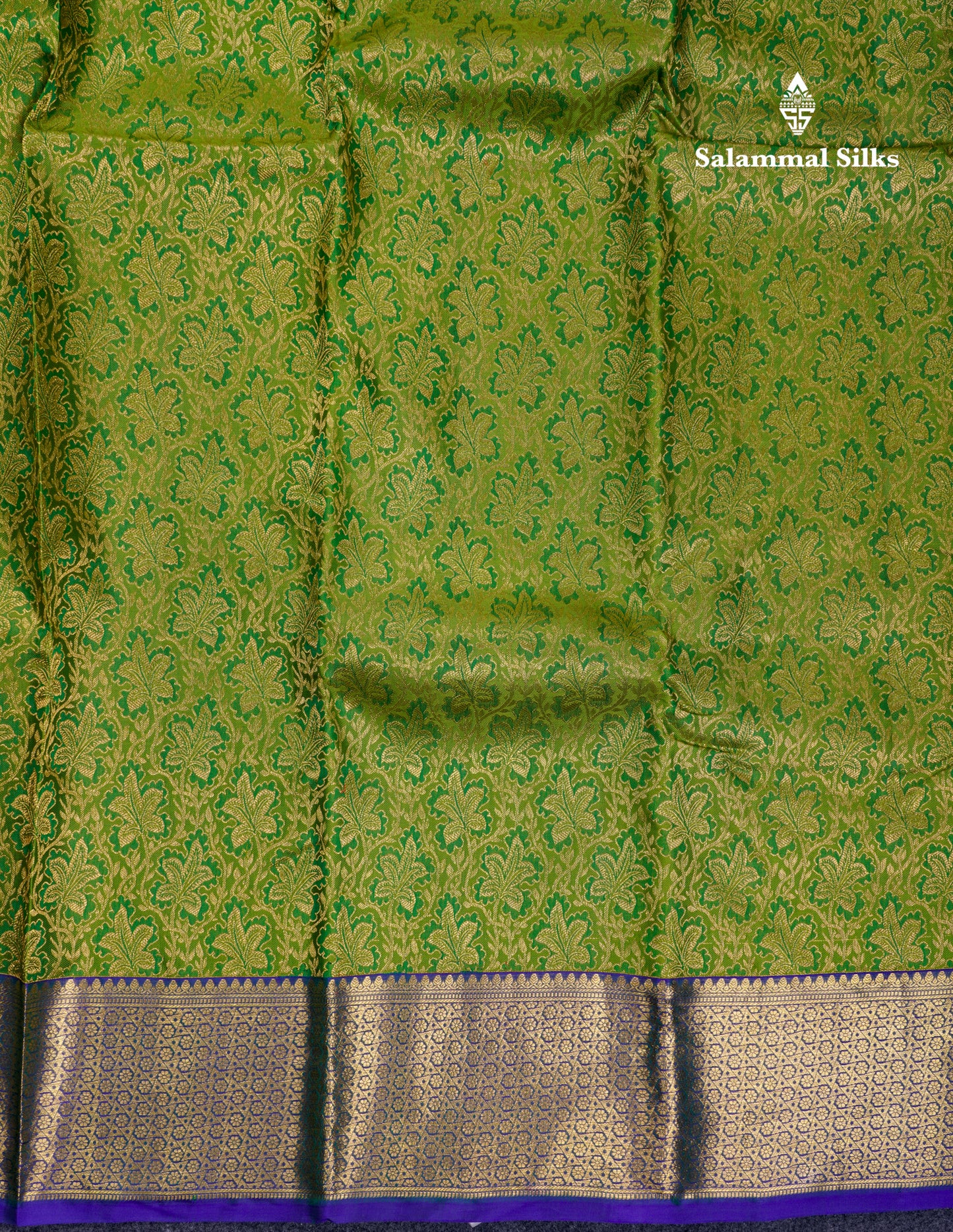 Beautiful Green Bridal Pure Kanjivaram Silk Saree With Contrast Navy Blue Traditional Border