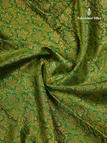 Beautiful Green Bridal Pure Kanjivaram Silk Saree With Contrast Navy Blue Traditional Border