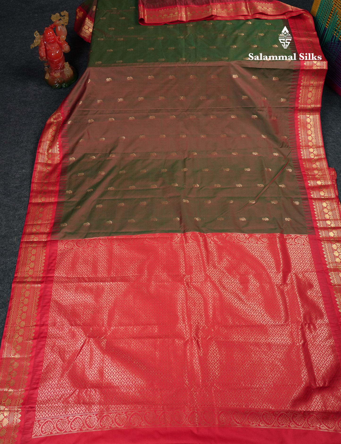 Beautiful Dual Tone Manthulir Green Semi Silk Saree With Contrast Chilly Red Traditional Temple Border