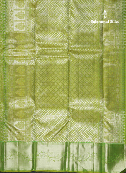 Dual Tone Light Green Bridal Pure Kanjivaram Silk Saree With Contrast Green Border